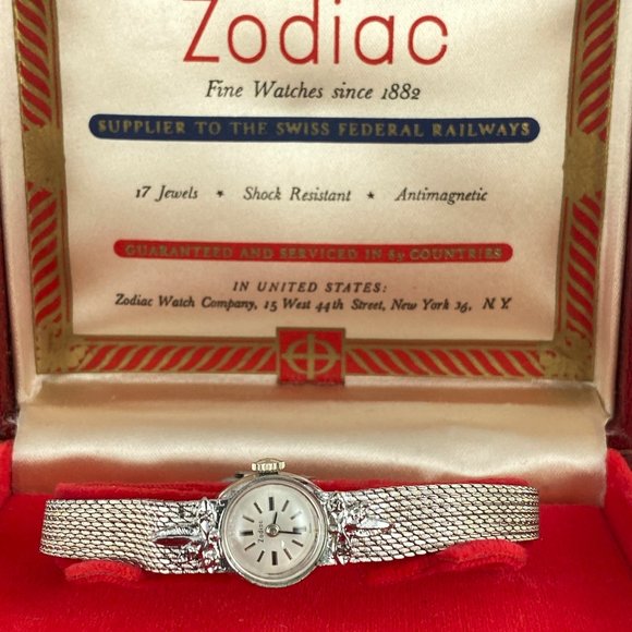 Zodiac Vintage Watch Hand Wind Swiss 17 Jewels display picture 2